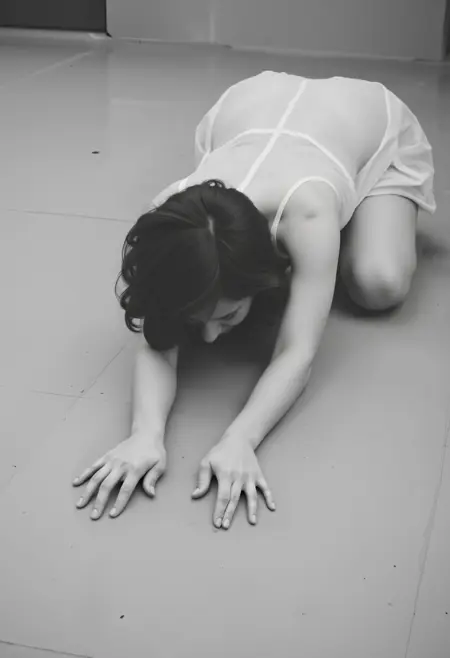 Joschek's Poses: Bowing Down for Flux (Experimental)