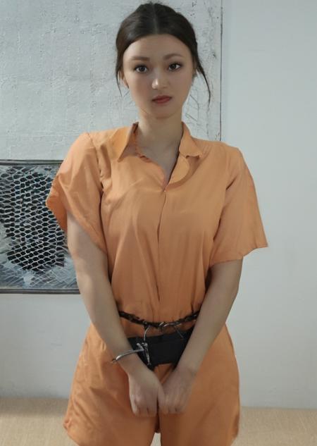 Realistic Prison Waist Chain and Blue Box Handcuffs SD Realistic