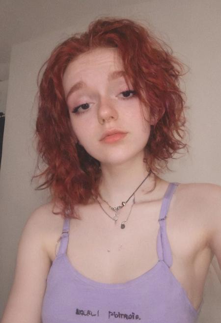woman, egirl_pfp, polaroid
<lora:egirl_pfp:1>, Molly, MJ, auburn hair, violet tank top, cleavage, polaroid photo