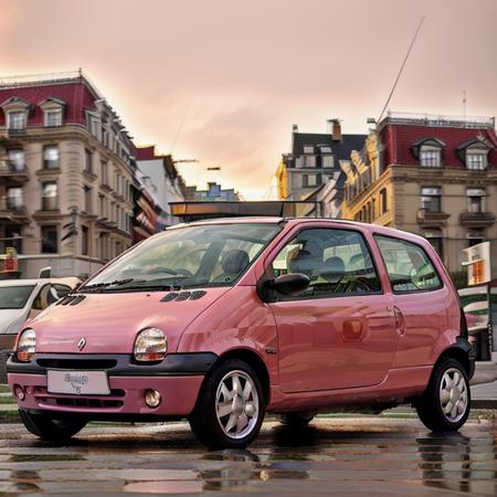 Twingo,  pearly pink, streets of new york, sunset, photography, trending on artstation, sharp focus, intricate details, highly detailed, by greg rutkowski   <lora:Twingo:0.9>