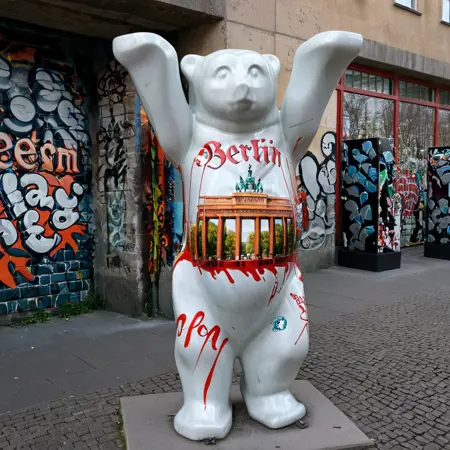 Berlin Buddy Bear - LoRA Concept