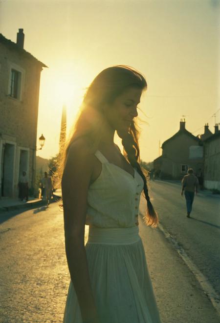 analog film,amateur photography,candid amateur photo,  grainy photo,faded:0.1, vintage photo, ((medium close shot)), walking in street,front view, 
((photo taken to date, woman's silouhette, details are not seen, sun in the background)))
candid amateur photo of a beautiful girl, (((against light picture, silouette)), 25 years old, 1980's, long braid hair,in streets, small coutry village, soft pretty smile,