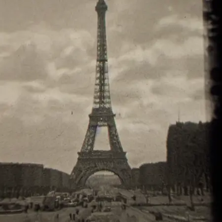 1947 Paris France - Replication (SD1.5 - HYPERNETWORK)