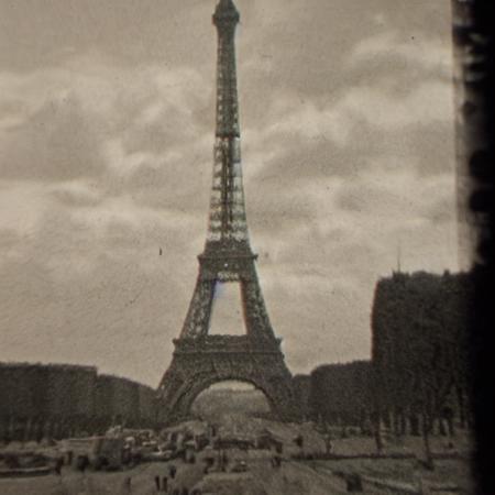 1947 Paris France - Replication (SD1.5 - HYPERNETWORK) v1.0