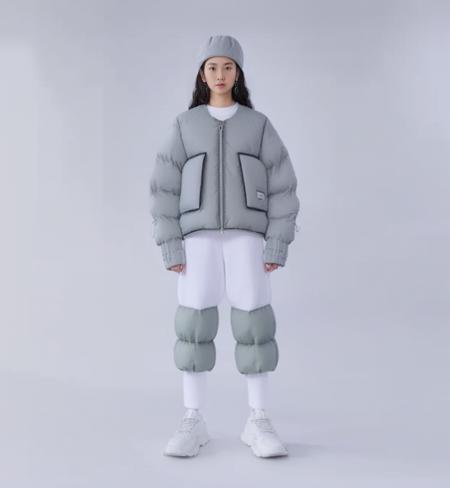 <lora:fashion_lora:2>, Puff, Down jacket, (Clean white background:0.8), 1girl, solo, 8k, Octane rendering, (Full body:0.8), Photo quality, (realistic:1.37), (Real lighting:1.3), Fine facial features, Detail Shadow, Oval face, Mid split long hair, double-fold eyelids, Seven headed body, White teeth, White skin, Parallel perspective, Long sleeved, Velcro, double zipper, (Nine headed body:0.75), fashion, short style, hat, long sleeve, V quilted suture, cuff rib, knot, pull rope, zipper, white clothing, shoes, sunglasses, single person, sneakers, shorts, jacket, socks, standing, gray background, whole body, 1 girl, open clothes, gradual change, gradual change background, shirt, black hair, long sleeve, open jacket, necklace, bag