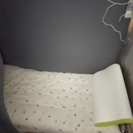 Dorm bed (bed location)