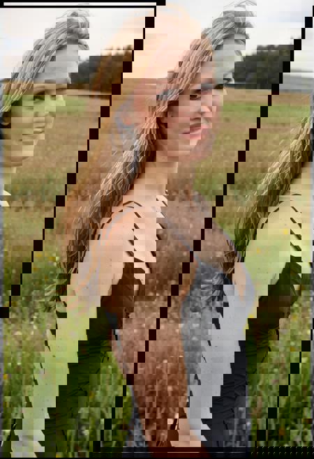 Julia Stiles (BigLust) v1.6