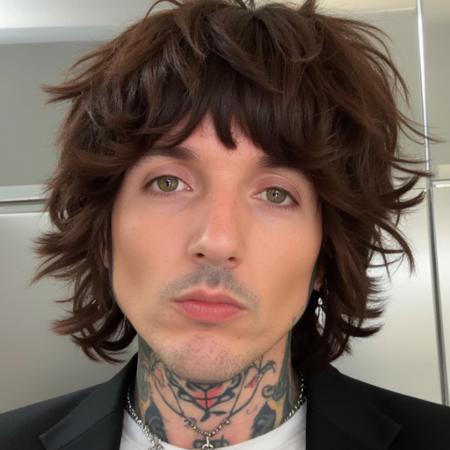 Oliver Sykes V1
