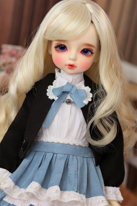 1girl,adult,doll, doll joints, full body, blonde hair,   <lora:luts-000004:1>