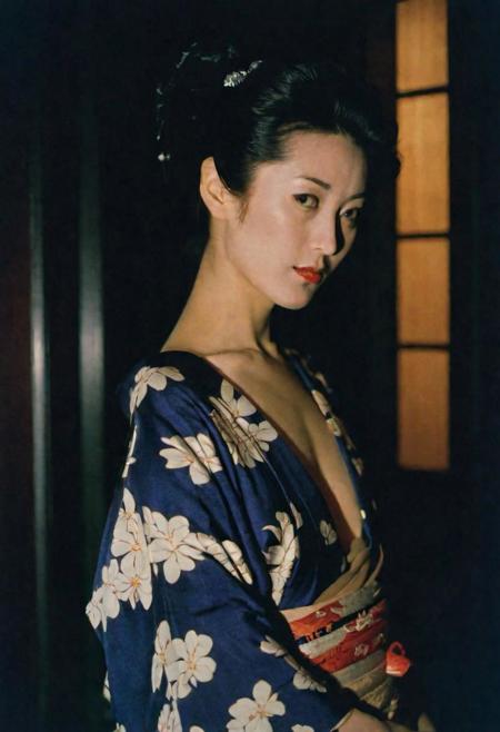 1980 (style) 35 year old japanese geisha girl, half body portrait, topless, flashing tits, big breast, nsfw, 1980 kimono and hairstyle, tokyo brothel a night, dark mood, backlight, shadows, kodak portra 400 analog film, medium format camera,artsy, shadows, wide angle, contact test, damaged print, faded, light leaks, grainy,blurry, pixelated, motion blur, vignette, high contrast,<lora:add-detail-xl:-1>