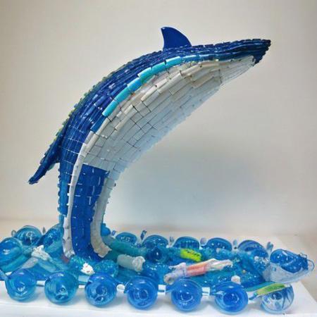 whale made of plastic bottles,