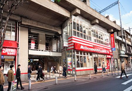 かつて阪急三宮西口にあったハンバーガー店の思い出 McDonald sannomiya-nishiguchi SDXL SDXL_V1