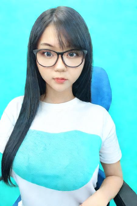 masterpiece, best quality, high res, 8k, realistic skin, human skin, 1girl, sarahviloidlora, solo, long hair, looking at viewer, large breast, bangs, shirt, black hair, hair ornament, closed mouth, upper body, short sleeves, glasses, hairclip, artist name, blunt bangs, black eyes, lips, chair, blue shirt, t-shirt, green background, black-framed eyewear, realistic, adjusting eyewear, detailed face and eyes, perfect anatomy, beautiful 