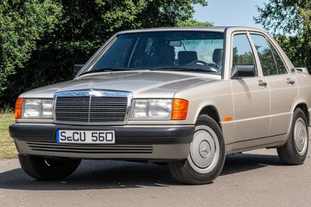 Mercedes Benz W201 (190, 190 E, 190 D) - German compact executive car v1.0