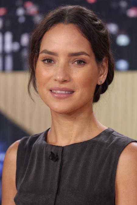 Adria Arjona | 馃嚨馃嚪 v2.0