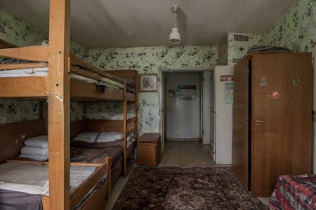 Nowhere - Decrepit Recreation Center (Guest Room) v1.0