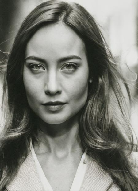 analog style, modelshoot style, a photo of sks woman, ((detailed face)), ((canon m50)), (High Detail), Sharp, 8k, <lora:locon_courtneyford_v1_from_v1_64_32:1.3>