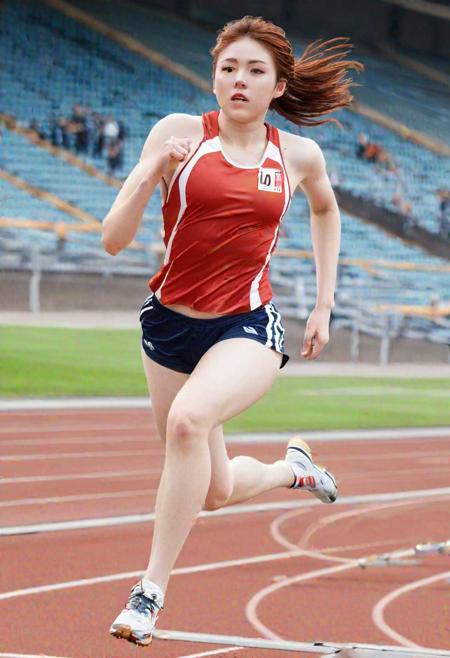 (masterpiece, best quality:1.2), (RAW photo, realistic, photorealistic:1.3),1girl,( track and field:1.2),armpits, gigantic breasts, (labia majora:1.6),shiny oiled pale skin, bangs,
1girl,rikujou,track and field, (masterpiece, high quality:1.2)realistic,thighs, navel,(running:1.1),motion blur, sweat
 <lora:rikujou_5:0.6> <lora:ena_girl:0.3>