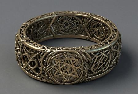 score_9, score_8_up, score_7_up, score_6_up, score_5_up, score_4_up,<lora:Fant5yP0ny:0.8>Ring; This ring is made of brass and iron which intertwine to form a hexagram surrounded by golden runes.