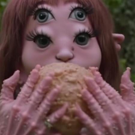 Melanie portals creature V1