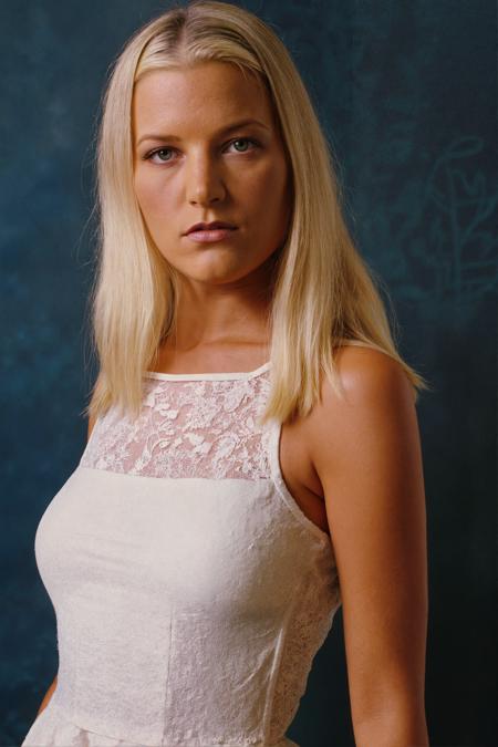 Bridget Fonda 1997 V1