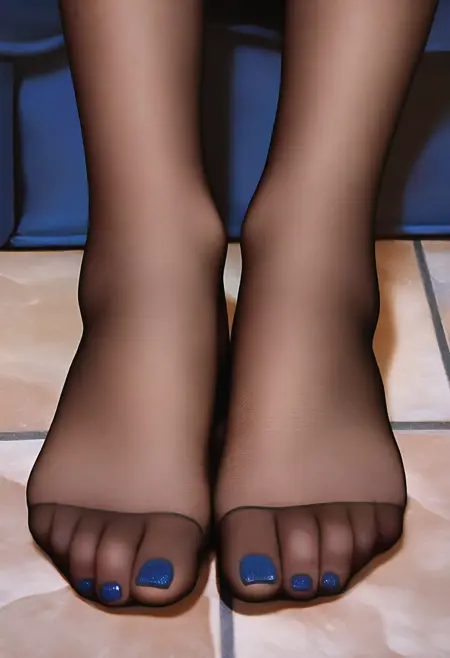RealNylonFeets for ILLUSTRIOUS - Feet in nylon