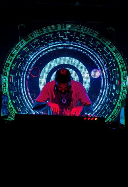 robert t techno style