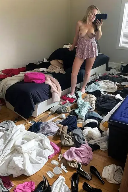 PornMaster-房间很凌乱，妹妹很淫乱-messy room