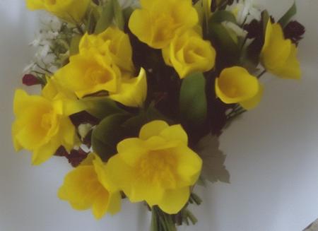 photo by oldsiemens, bouquet of yellow flowers, full shot