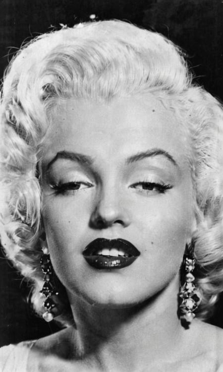 Marilyn Monroe | Pony Realism v1.0