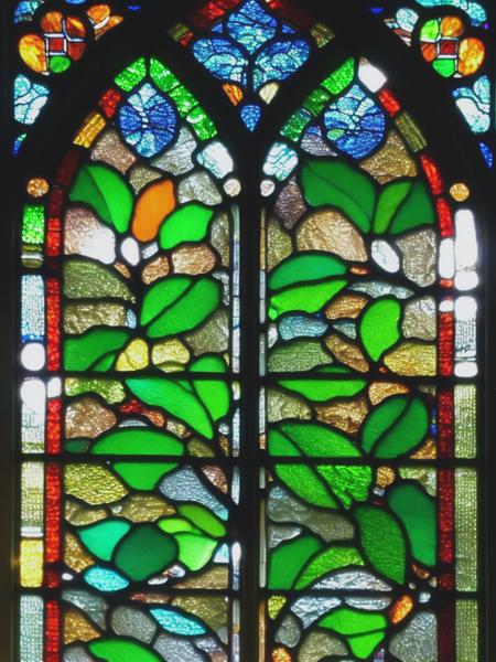 <lyco:LouisComfortTiffany:1.0> stained glass window, leaves motif