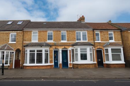 {high|low} angle,  wide angle photo, english houses, london, terraced houses,  Georgian house, {chimneys|}, brick , {pavement|}, straight roof, <lora:add_detail:0.5>, blue skies, cloudy
 <lora:english house front_epoch_5:0.3>, RAW photo, 8k uhd, dslr, soft lighting, high quality, film grain, Fujifilm XT3, lr