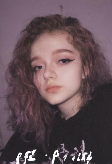 woman, egirl_pfp, polaroid
<lora:egirl_pfp:1>, Molly, MJ