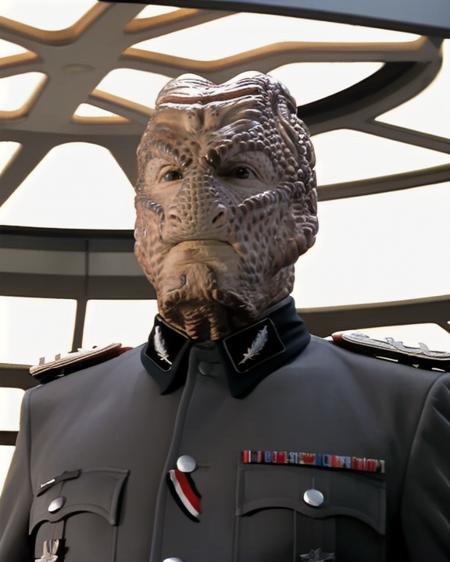 hirogen alien man leathery bumpy skin black eyes