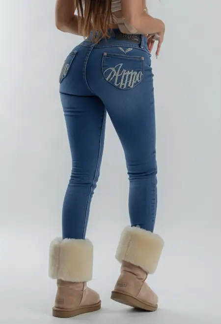 Apple Bottom Jeans and the Boots with the Furrrrrrrr | Flux + Pony