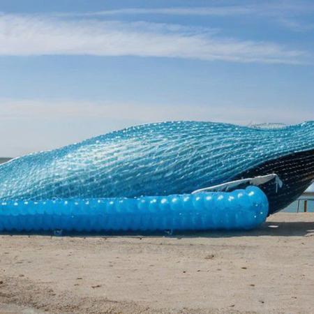 whale made of plastic bottles,