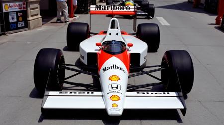 McLaren MP 4/4 v1.0